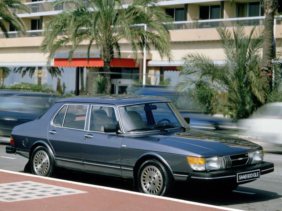 Saab 900 GLE Sedan '1981